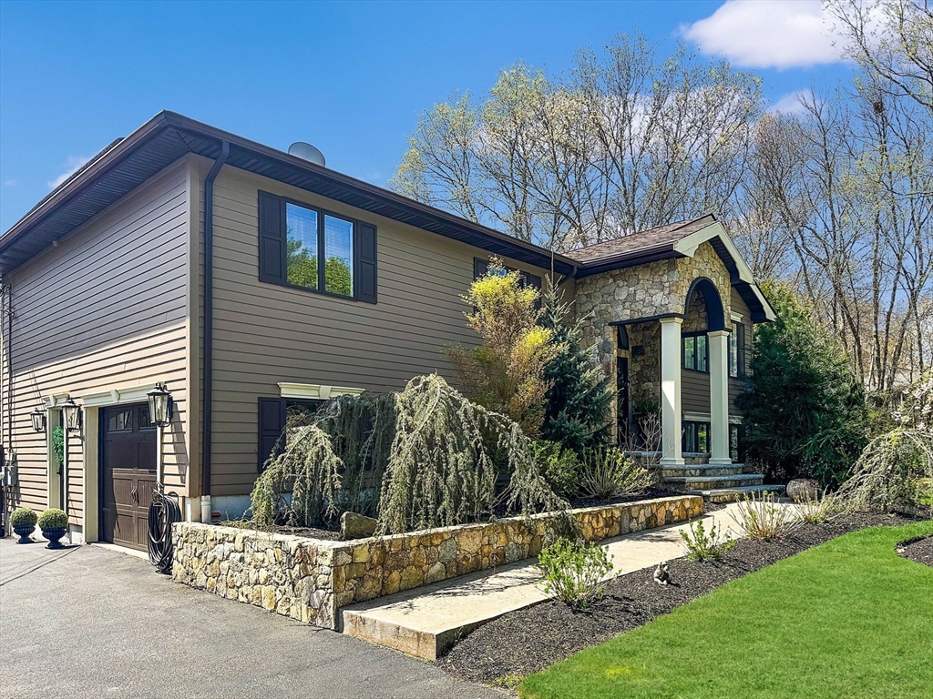 20 Dartmouth Farm Trl