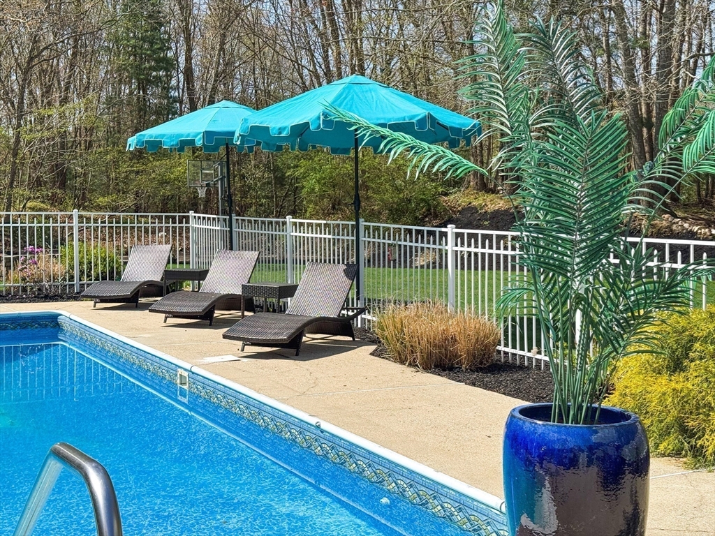 20 Dartmouth Farm Trl