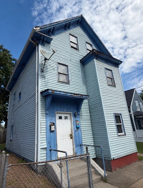 Photo of 11 Brownville Ave, Lynn, MA