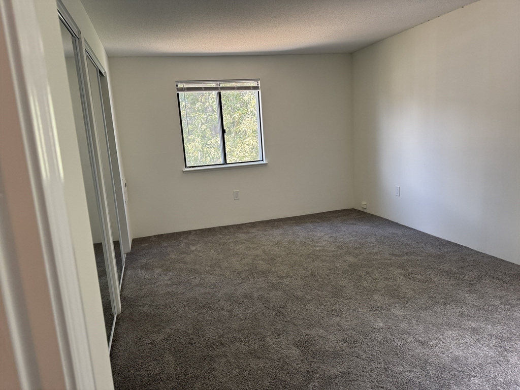 5 Village Rock Lane 24