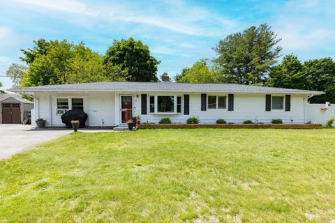 Photo of 8 Andover Road, Beverly, MA 01915 (MLS # 73532181)