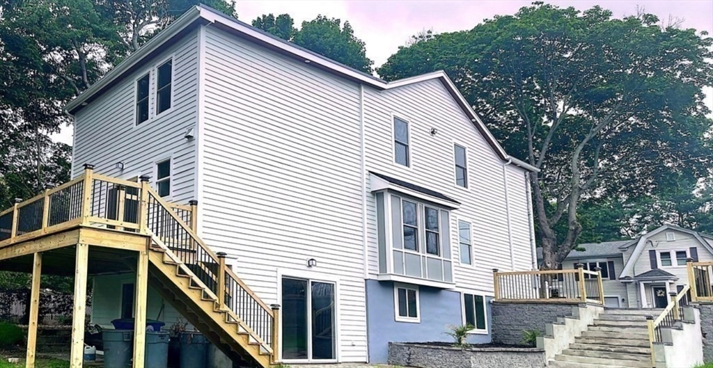 42 Oak St East