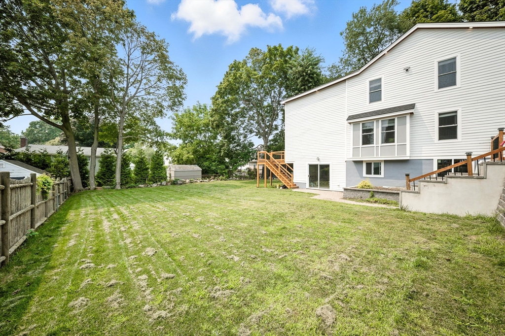 42 Oak St East