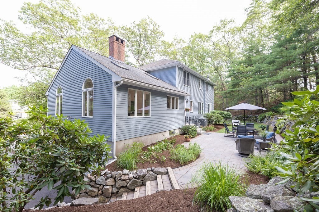 Natick, Massachusetts 01760, United States, 4 Bedrooms Bedrooms, ,3 BathroomsBathrooms,Residential,Active,168949