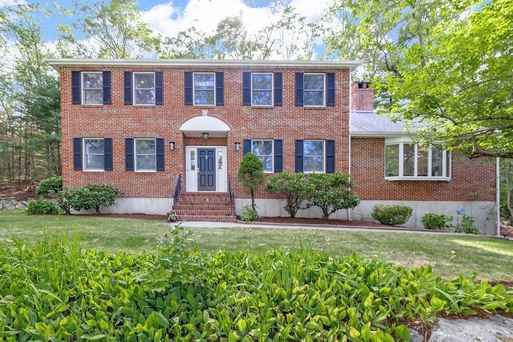 Natick, Massachusetts 01760, United States, 4 Bedrooms Bedrooms, ,3 BathroomsBathrooms,Residential,Active,168949