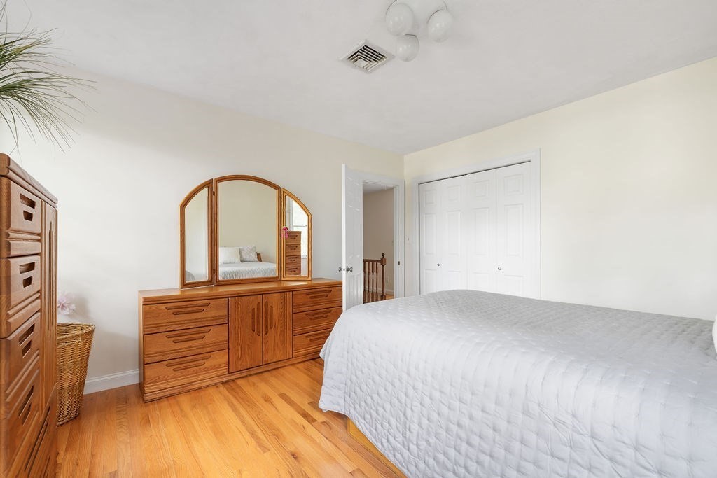 Natick, Massachusetts 01760, United States, 4 Bedrooms Bedrooms, ,3 BathroomsBathrooms,Residential,Active,168949