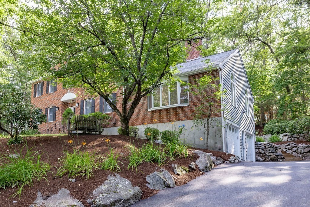 Natick, Massachusetts 01760, United States, 4 Bedrooms Bedrooms, ,3 BathroomsBathrooms,Residential,Active,168949