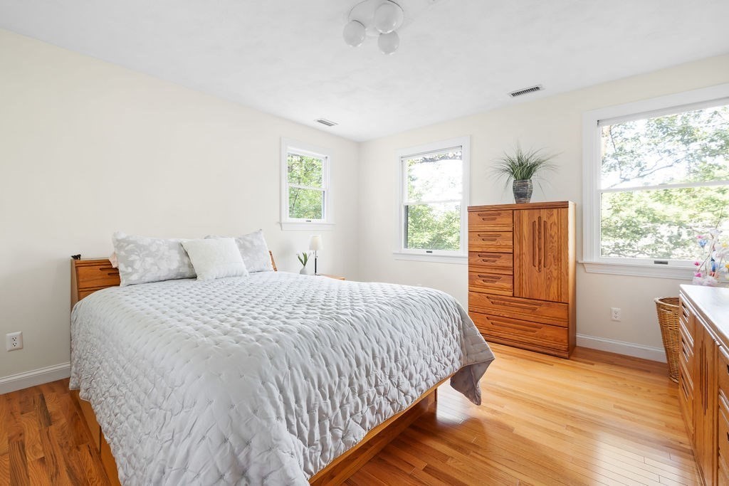 Natick, Massachusetts 01760, United States, 4 Bedrooms Bedrooms, ,3 BathroomsBathrooms,Residential,Active,168949