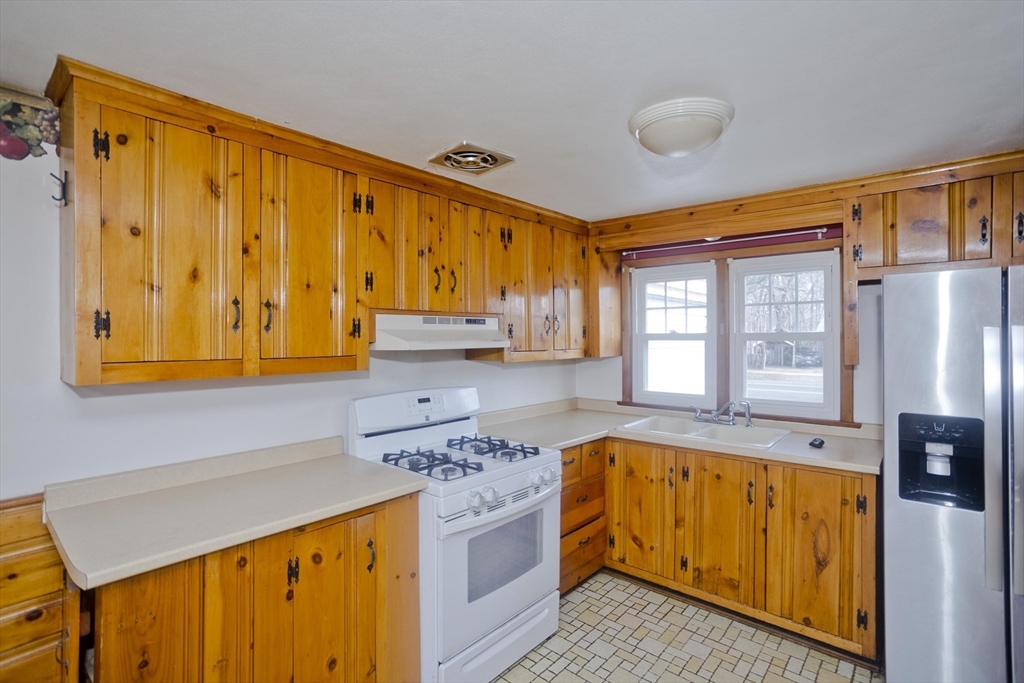185 East St