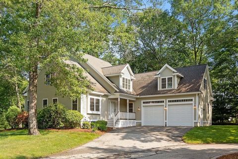 12 Lane Farm Dr 12 Bedford MA 01730