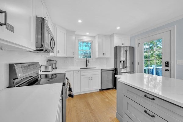 35 Holbrook Ave, Wellfleet, MA, 35 Holbrook Ave, Wellfleet, MA Photo #6