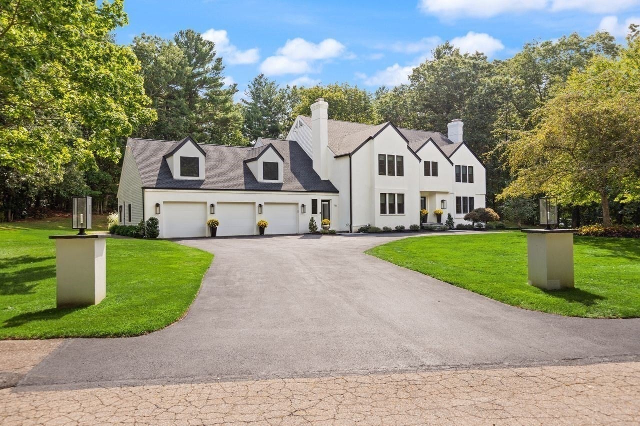 16 Weathervane Rd