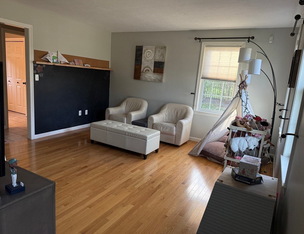 28 Roland Way, Milford, MA, 28 Roland Way, Milford, MA Photo #11