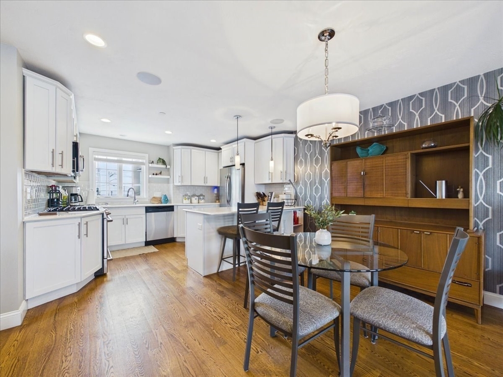 7 Bay St 3