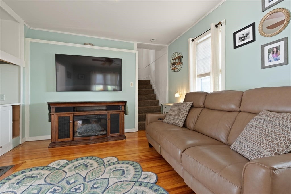 8 Palmer Ave, Saugus, MA, 8 Palmer Ave, Saugus, MA Photo #10