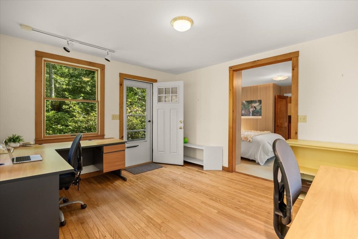 89 F R Lillie RD, Falmouth, MA, 89 F R Lillie RD, Falmouth, MA Photo #23