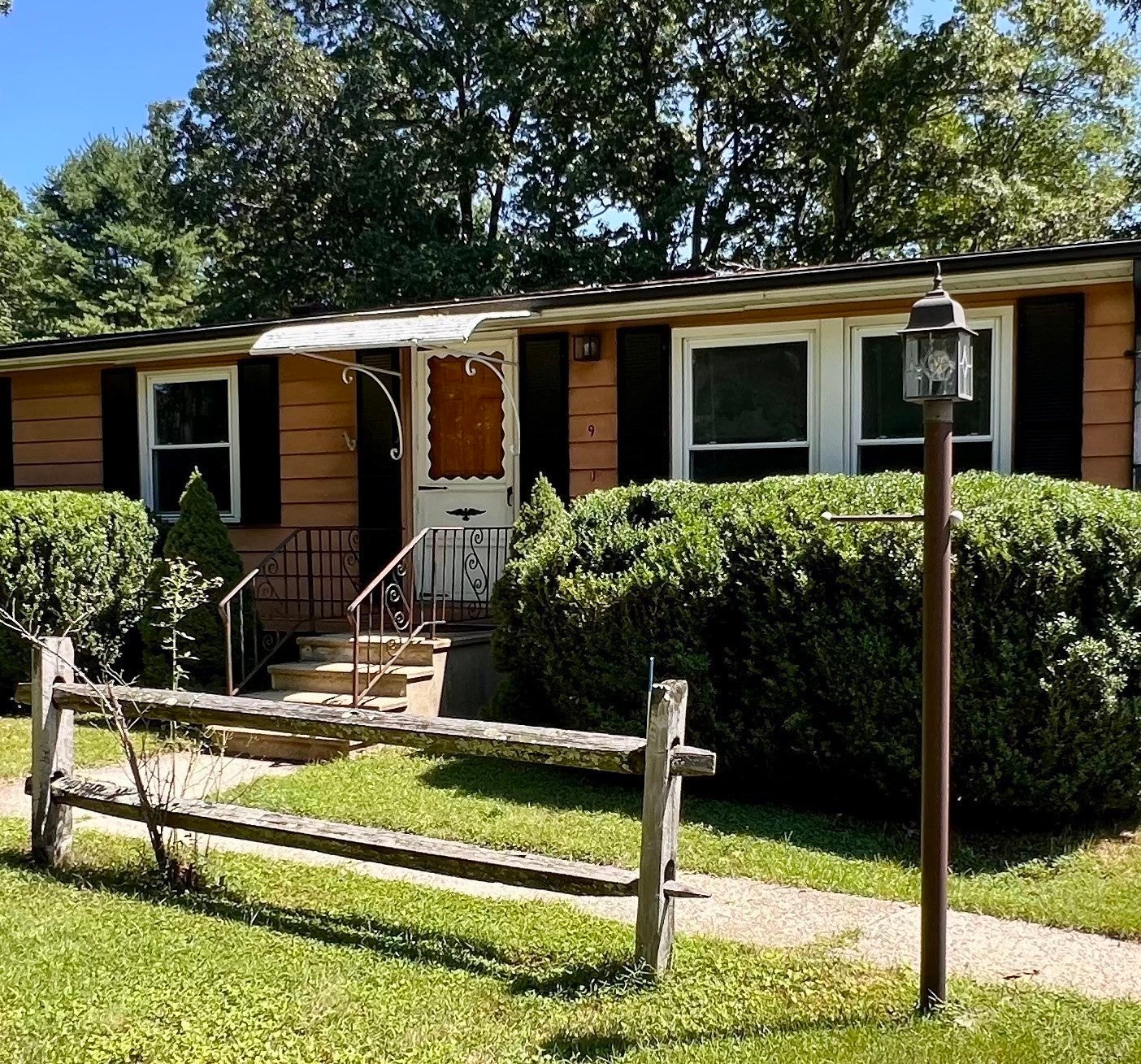 9 Maverick Drive, Brookfield MA 01506