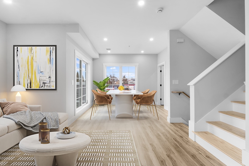 889-895 Grinnell St. 3