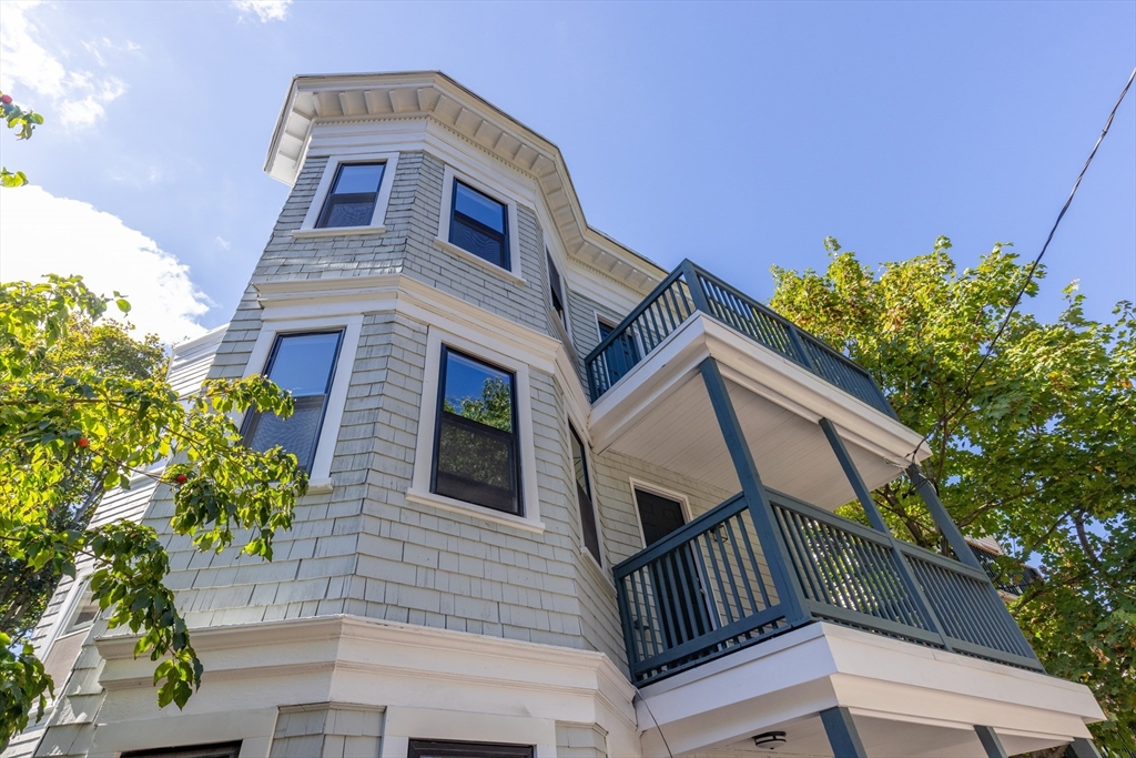 51 Beech Glen St. 3
