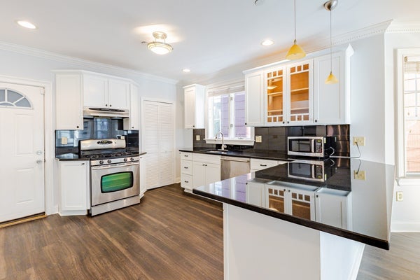 68 LINE ST APT 1, SOMERVILLE, MA 02143 - Image 4d4e2ffd7cba264bb74be17927ba83ed/1233976686