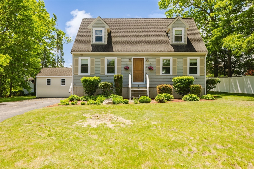 6 Gentry Ln
