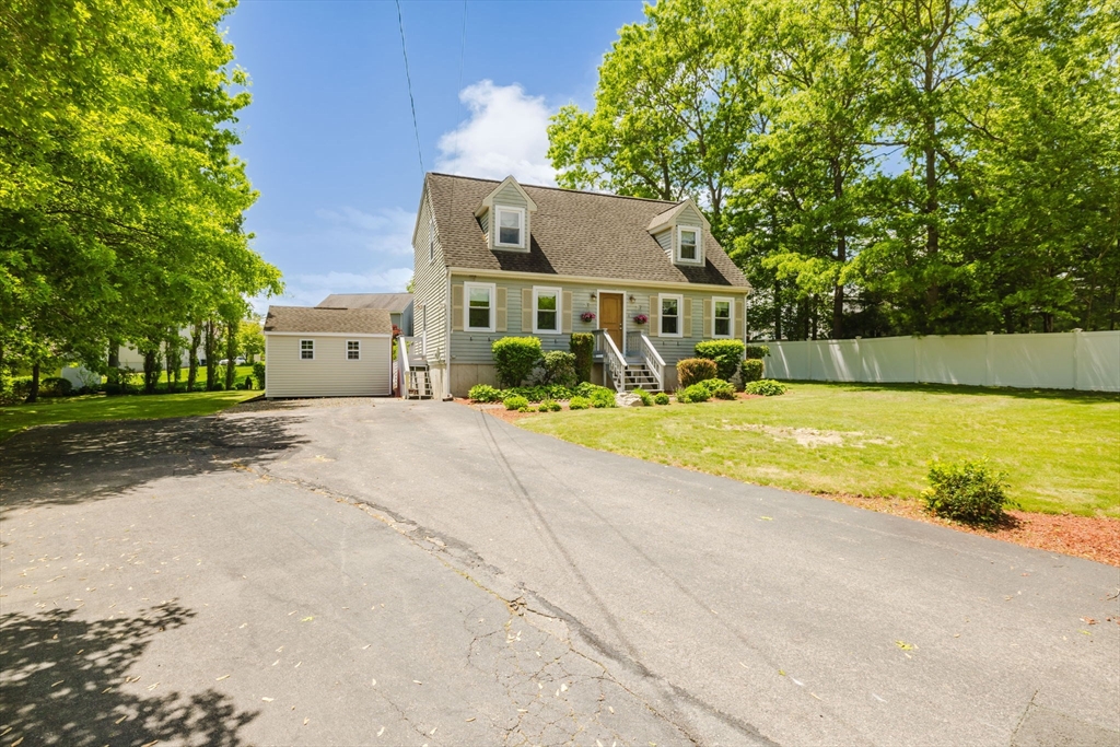 6 Gentry Ln