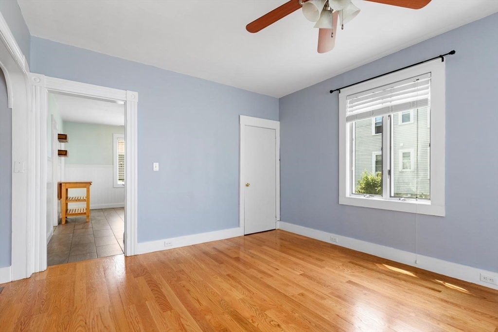 18 Willow Ave, Salem, MA Photo #10