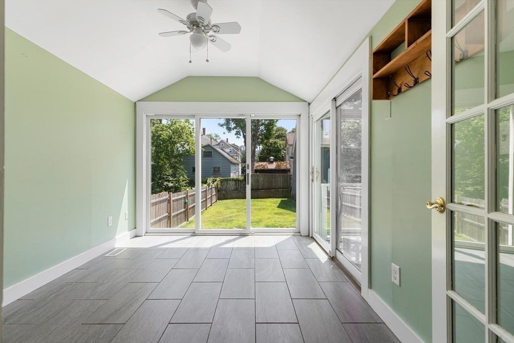 18 Willow Ave, Salem, MA Photo #23
