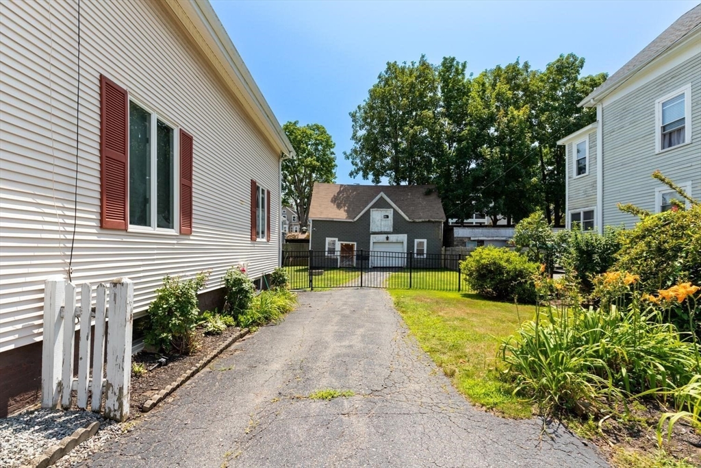 18 Willow Ave, Salem, MA Photo #30