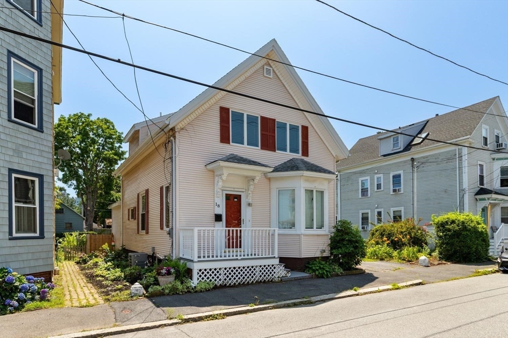 18 Willow Ave, Salem, MA Photo #2
