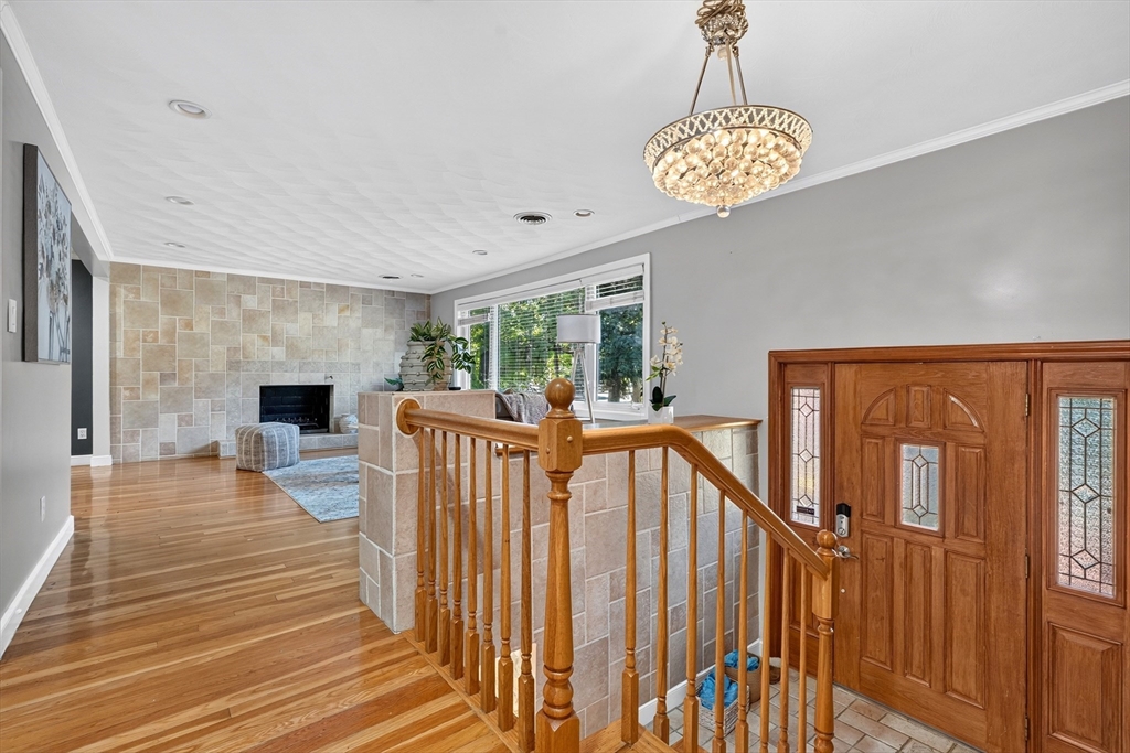 32 Bobolink Rd
