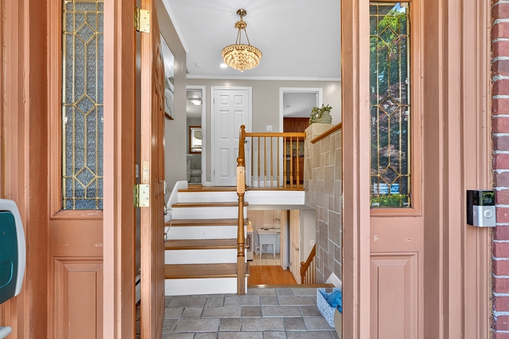 32 Bobolink Rd