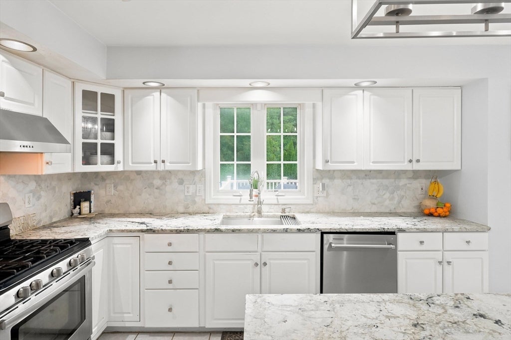 14 Bartlett Road, Methuen, MA, 14 Bartlett Road, Methuen, MA Photo #3