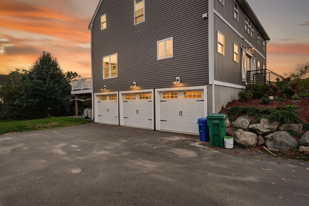 124 Tiffany St