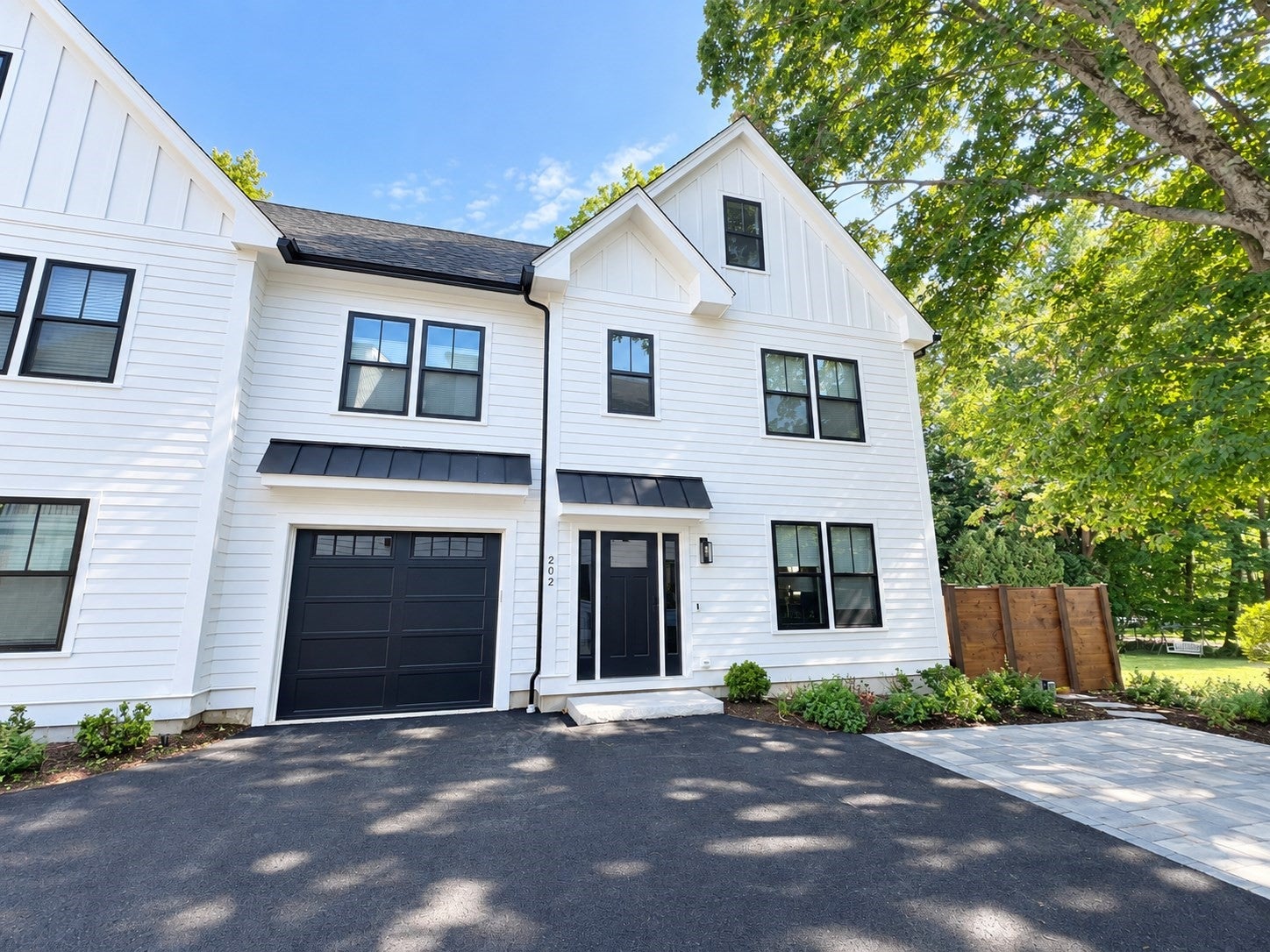 Click for 10 Webber Avenue #202, Bedford, MA slideshow
