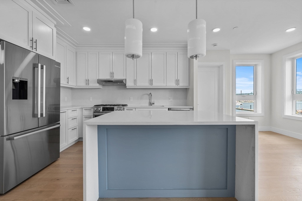 301 Border Street PH1