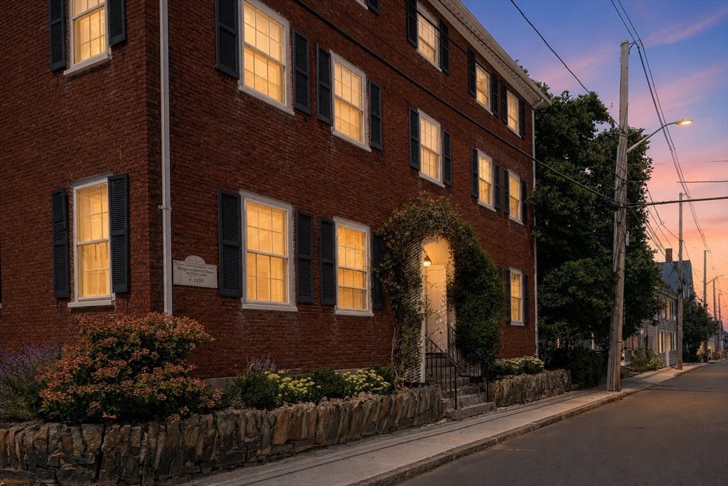 Photo of 54-56 Lime St, Newburyport, MA
