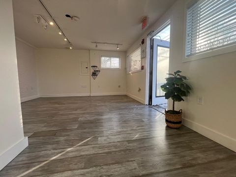 379 Sconticut Neck Rd Fairhaven MA 02719