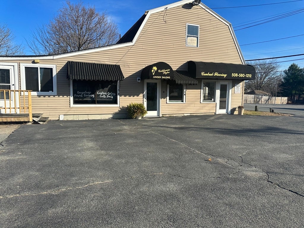 1574 Main Str