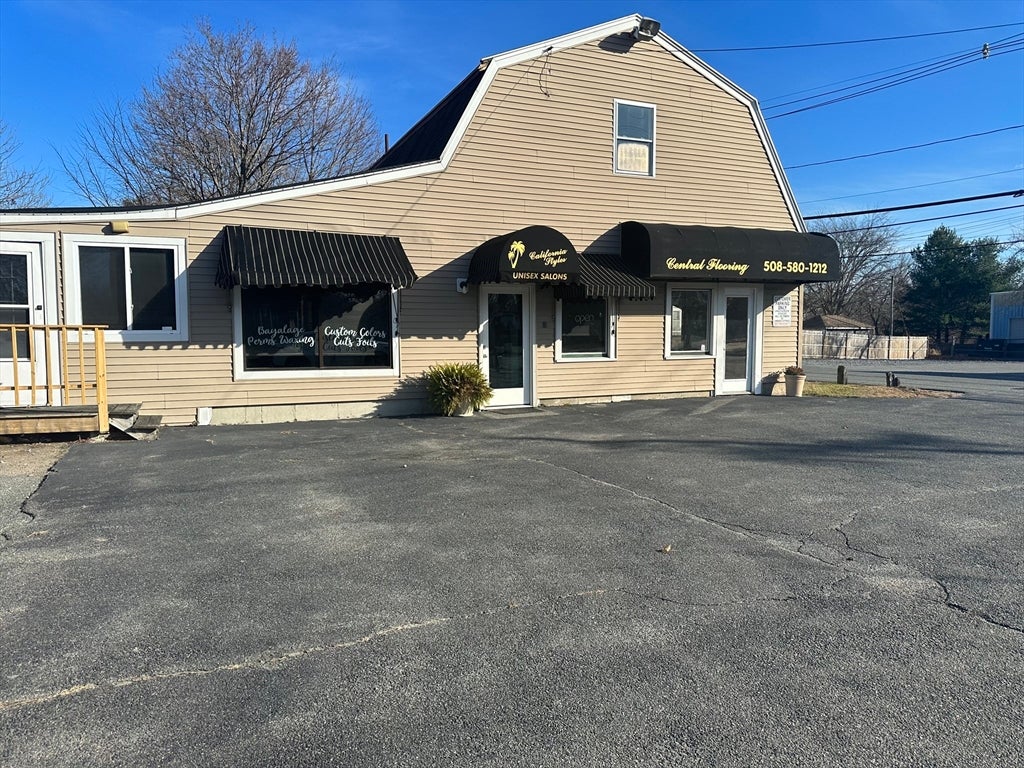 1574 Main Str