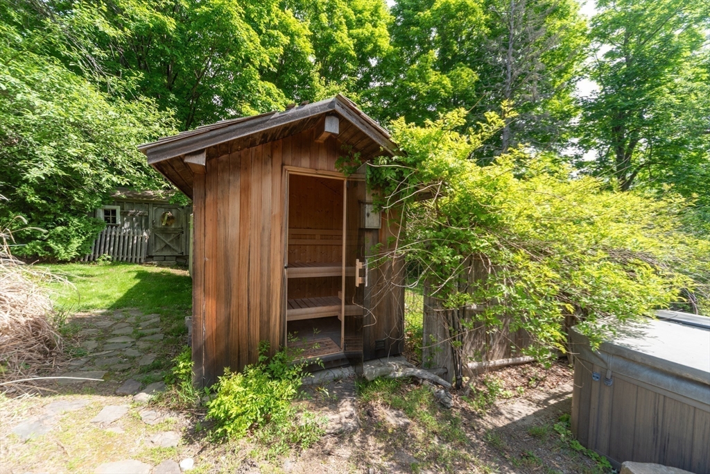 53 Kendall Hill Rd