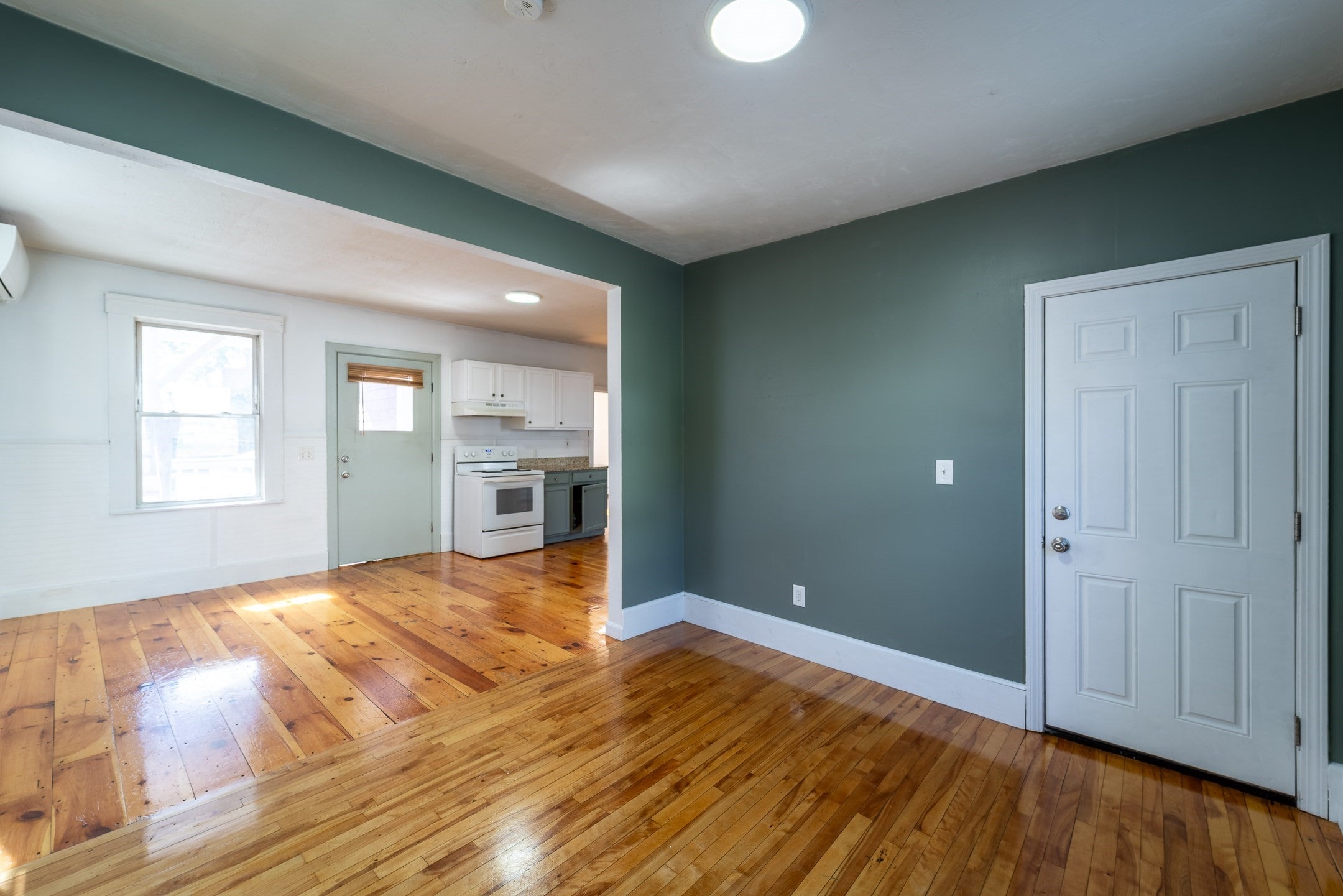 12 Chrome St, Worcester, MA, 12 Chrome St, Worcester, MA Photo #7