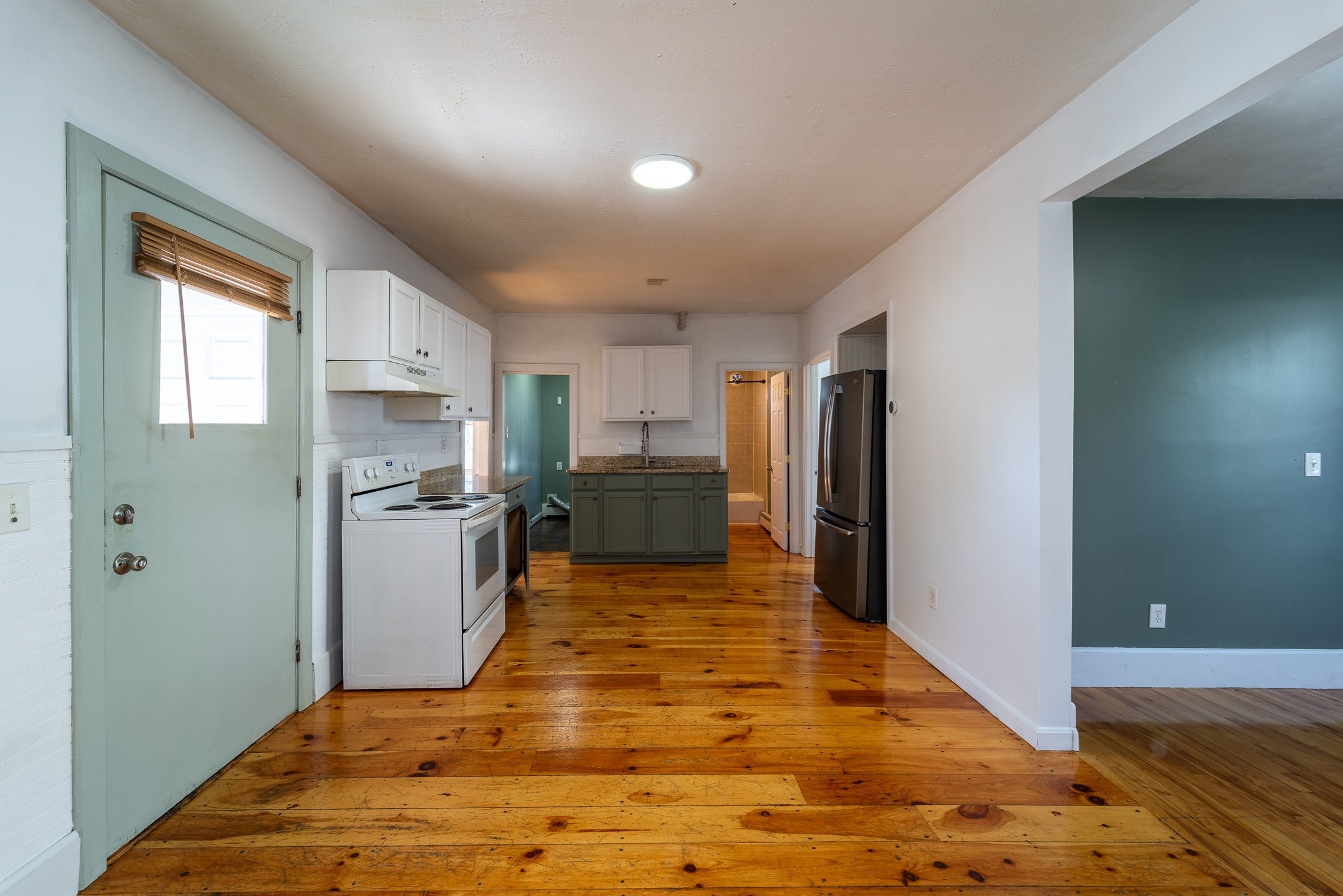 12 Chrome St, Worcester, MA, 12 Chrome St, Worcester, MA Photo #9