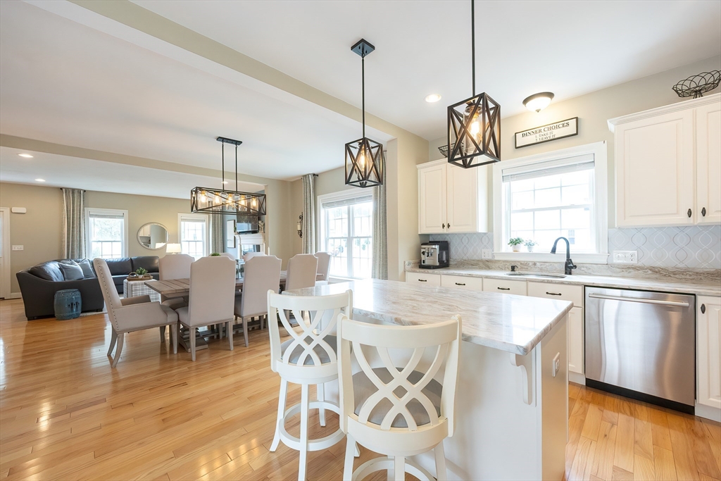 41 Westview Ave, Millbury, MA Photo #4