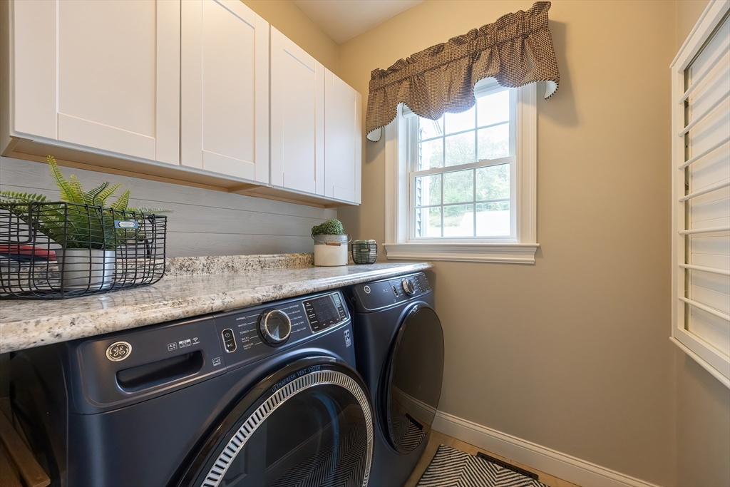 41 Westview Ave, Millbury, MA Photo #12