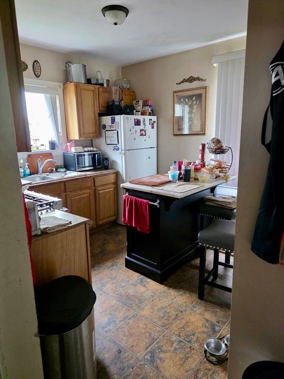 158 Thompson St, New Bedford, MA Photo #2