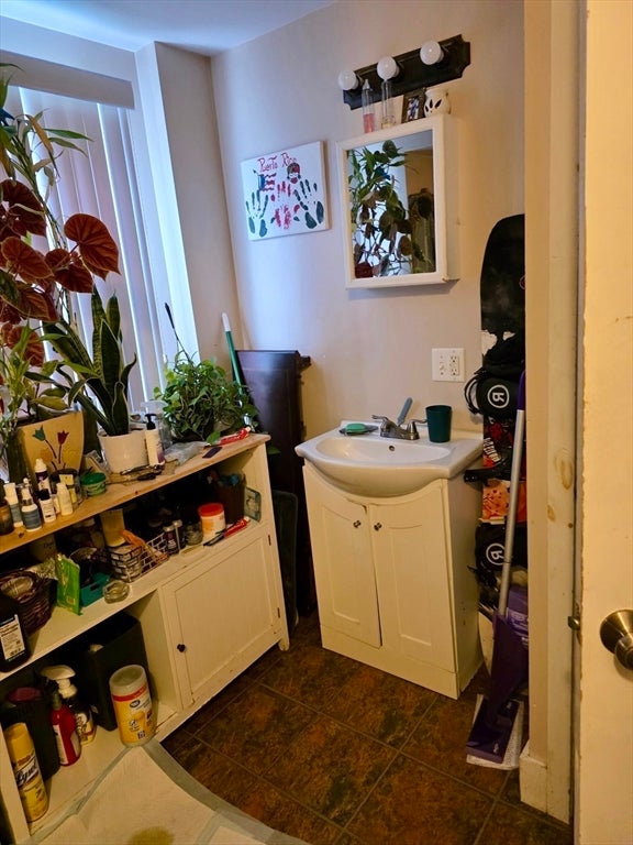 158 Thompson St, New Bedford, MA Photo #4