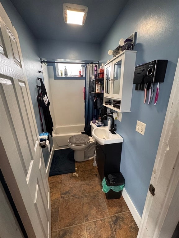 158 Thompson St, New Bedford, MA Photo #9