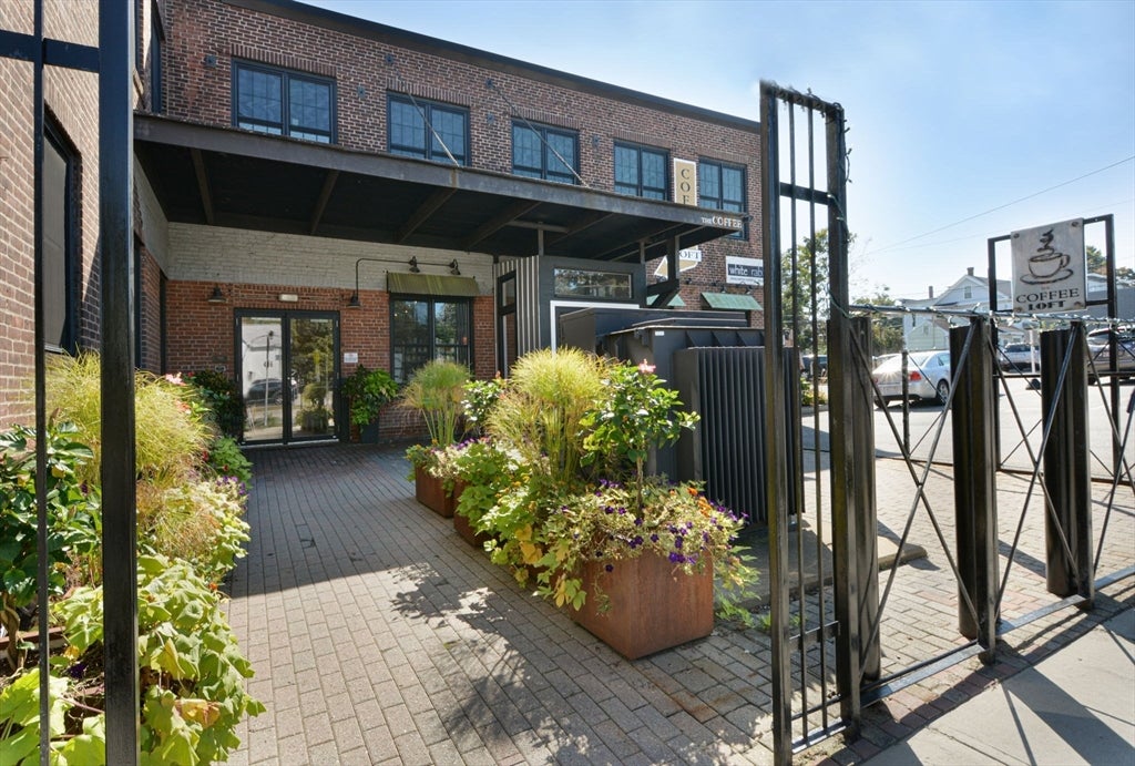 406 Lincoln St 306