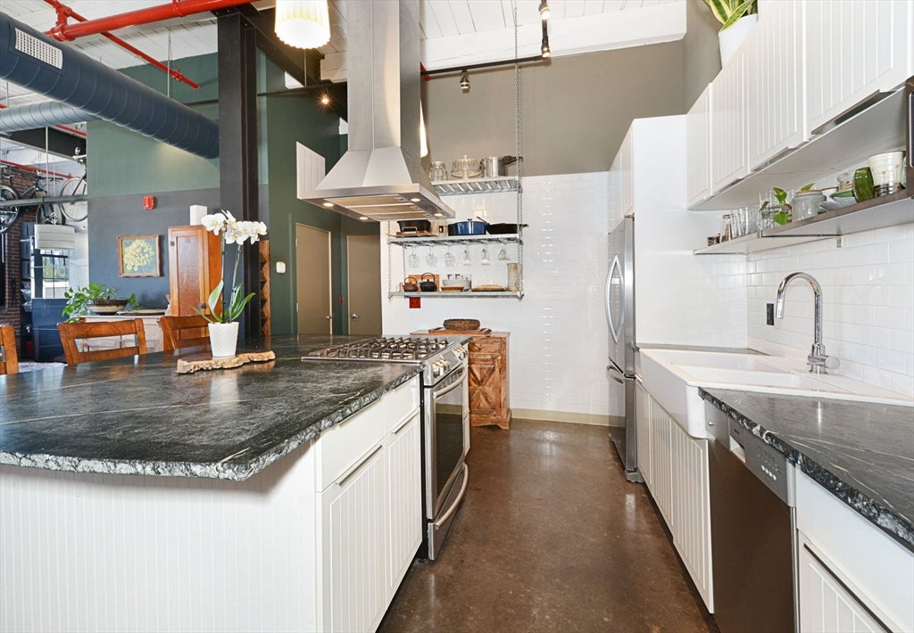 406 Lincoln St 306